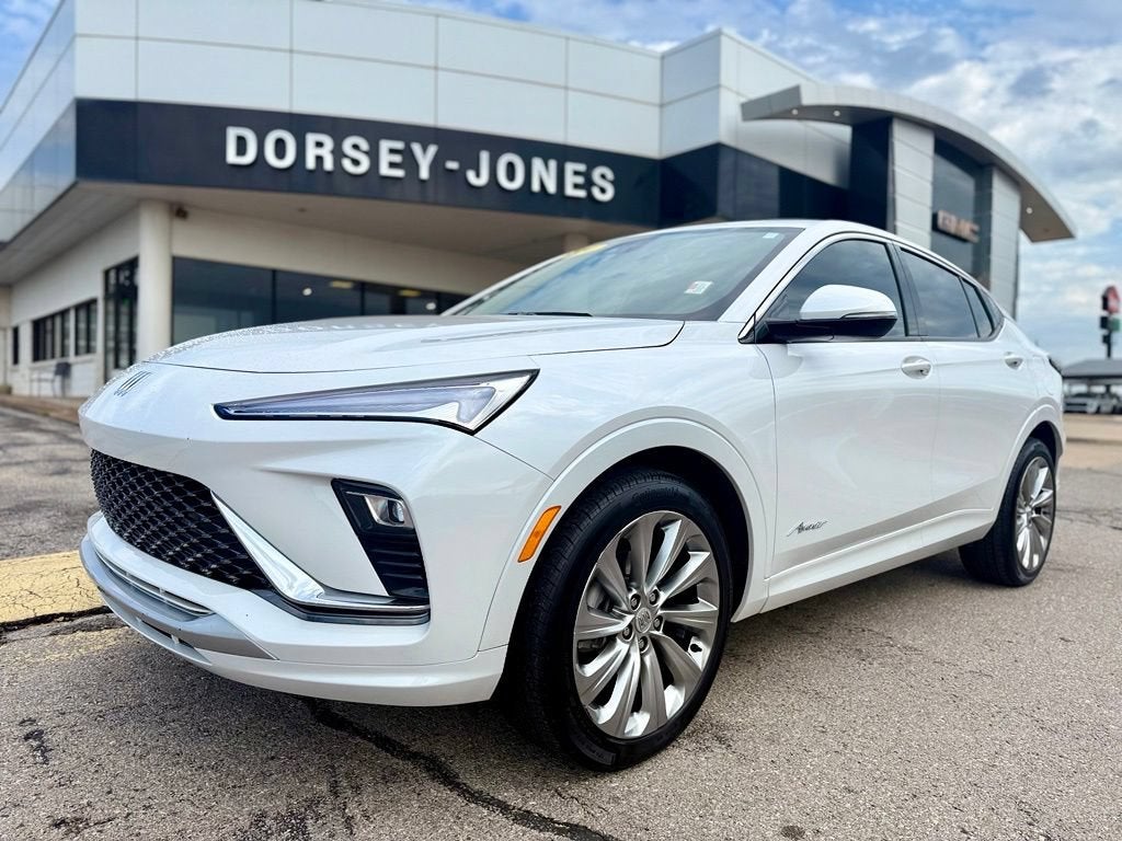 2024 Buick Envista Avenir in White Frost Tricoat — front three-quarter view